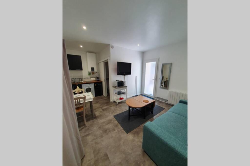 Studio Idealement Situe Au Calme Lorient Exterior photo